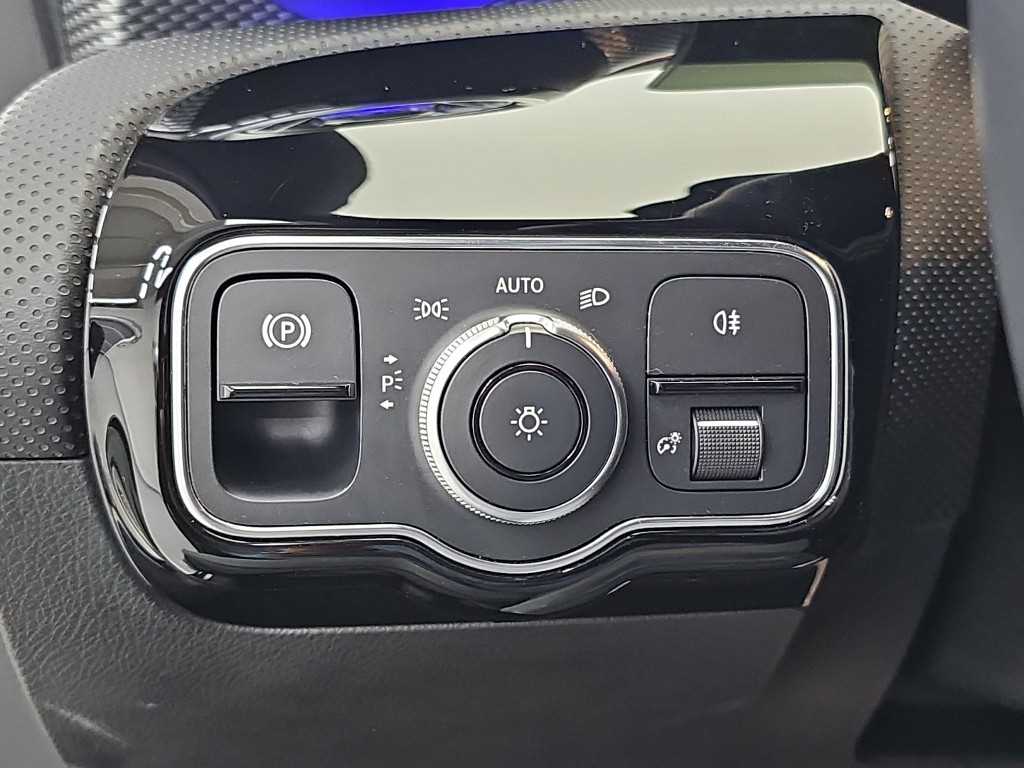 Mercedes-Benz A-Class — photo 18