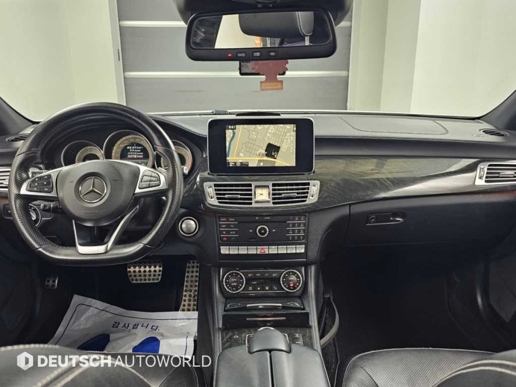 Mercedes-Benz CLS-Class — photo 07