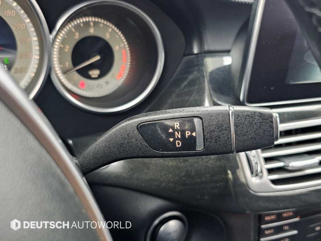 Mercedes-Benz CLS-Class — photo 09