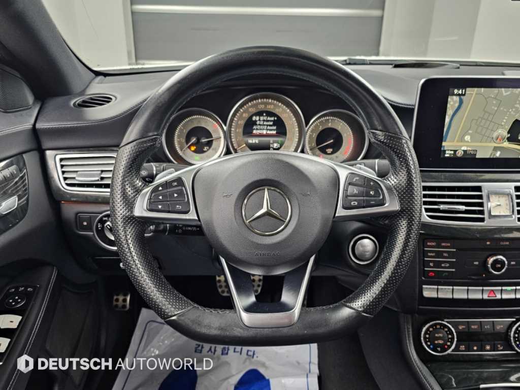 Mercedes-Benz CLS-Class — photo 13