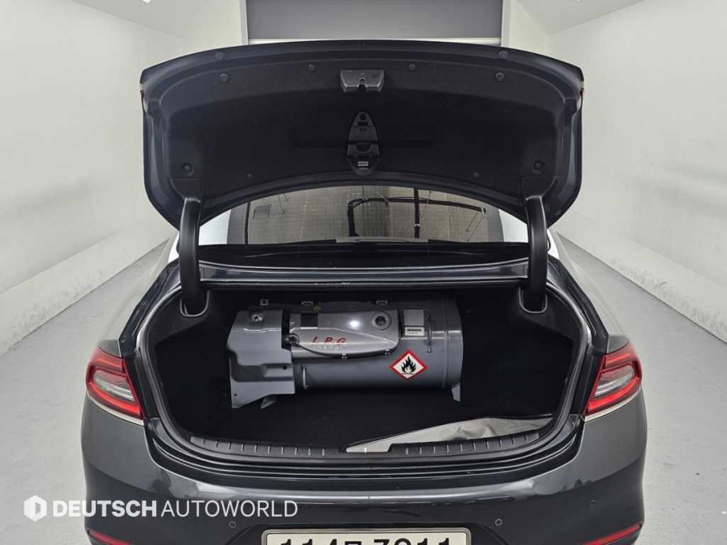 Hyundai Grandeur — photo 19