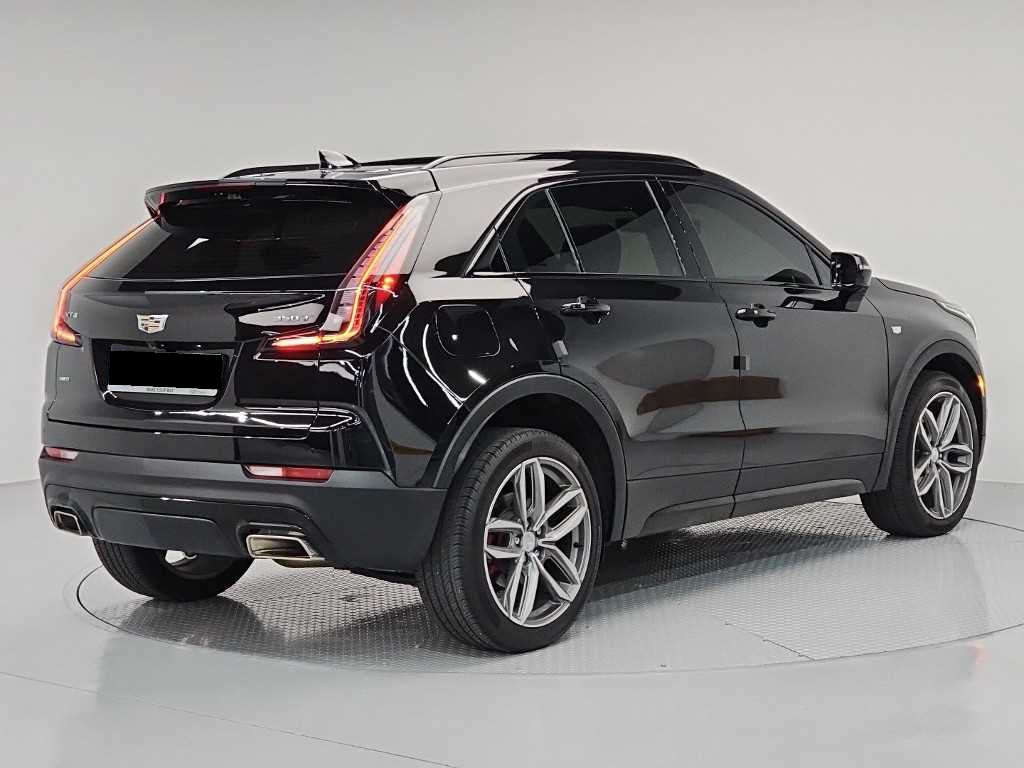 Cadillac XT4 — photo 04
