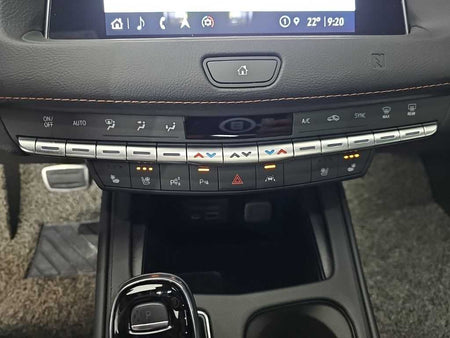 Cadillac XT4 — photo 10