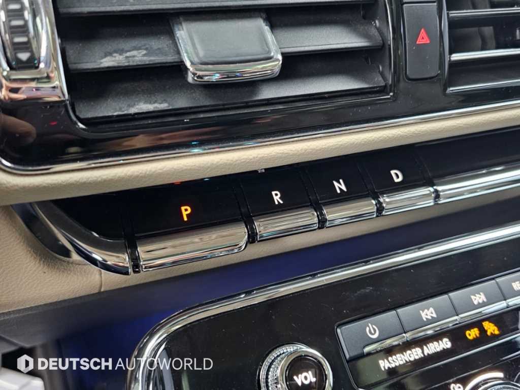 Lincoln Navigator — photo 09