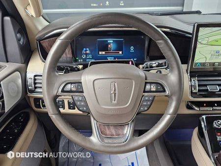 Lincoln Navigator — photo 13