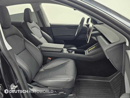 Tesla Model Y — photo 10
