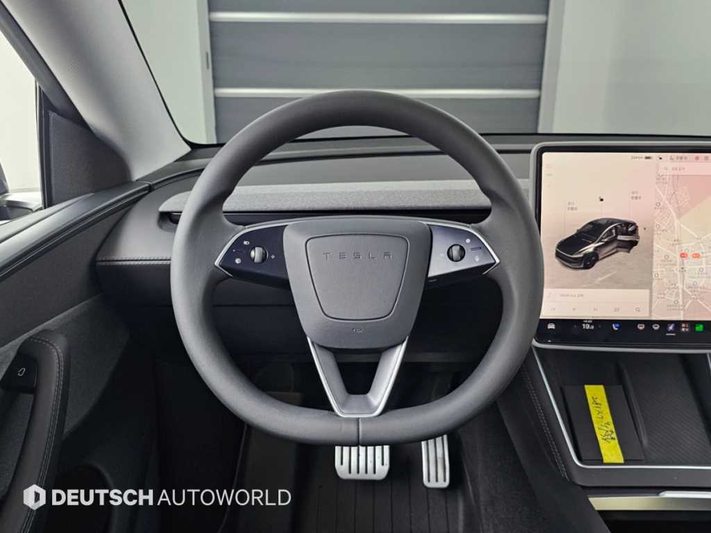 Tesla Model Y — photo 13