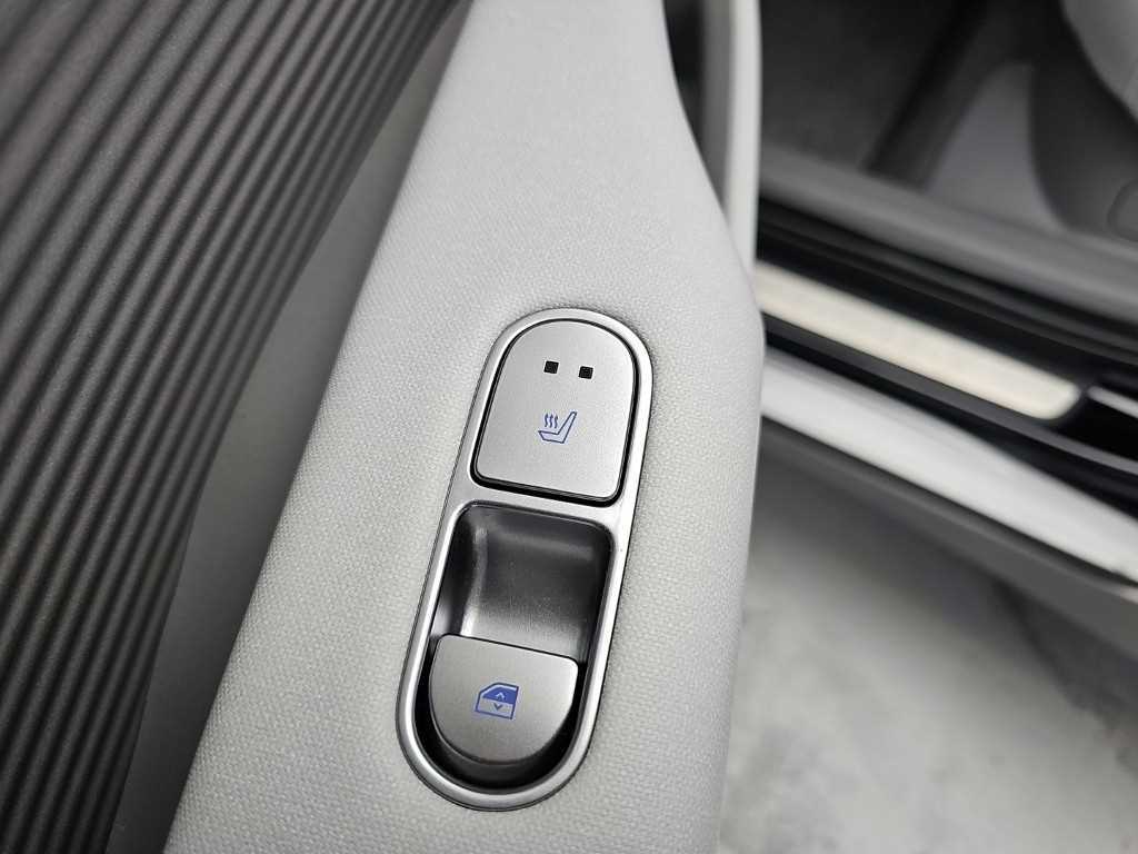 Hyundai Ioniq6 — photo 13