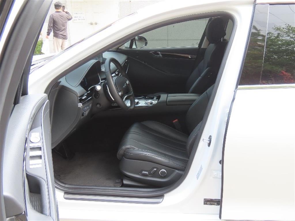 Genesis G80 — photo 13