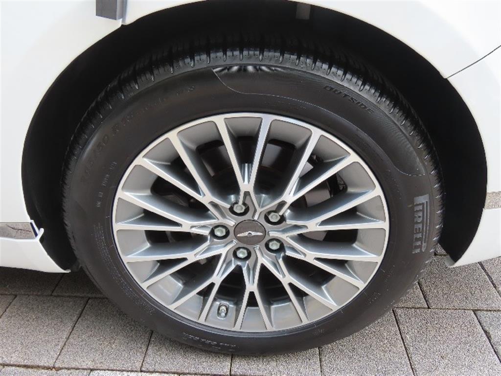 Genesis G80 — photo 17