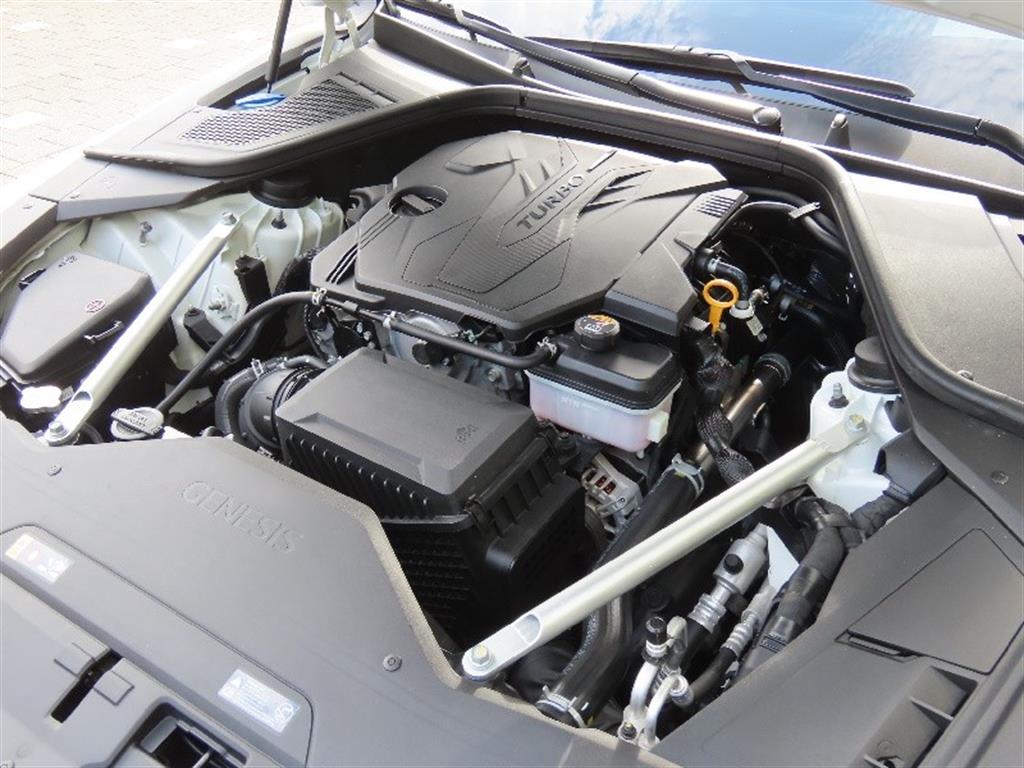Genesis G80 — photo 20
