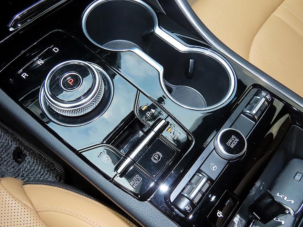 Kia K5 — photo 10