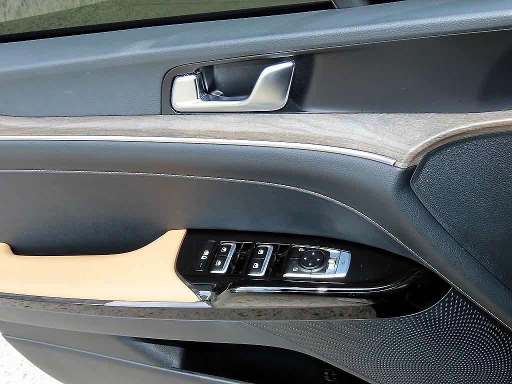 Kia K5 — photo 11