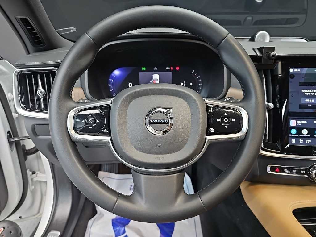 Volvo V90 — photo 09