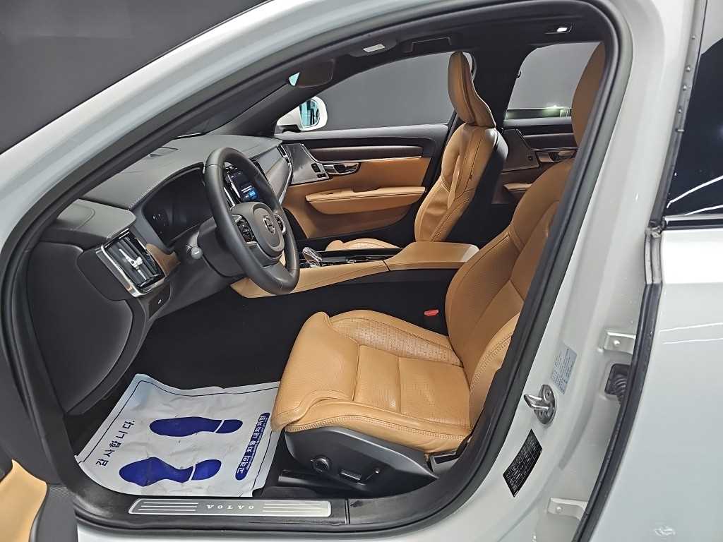 Volvo V90 — photo 11