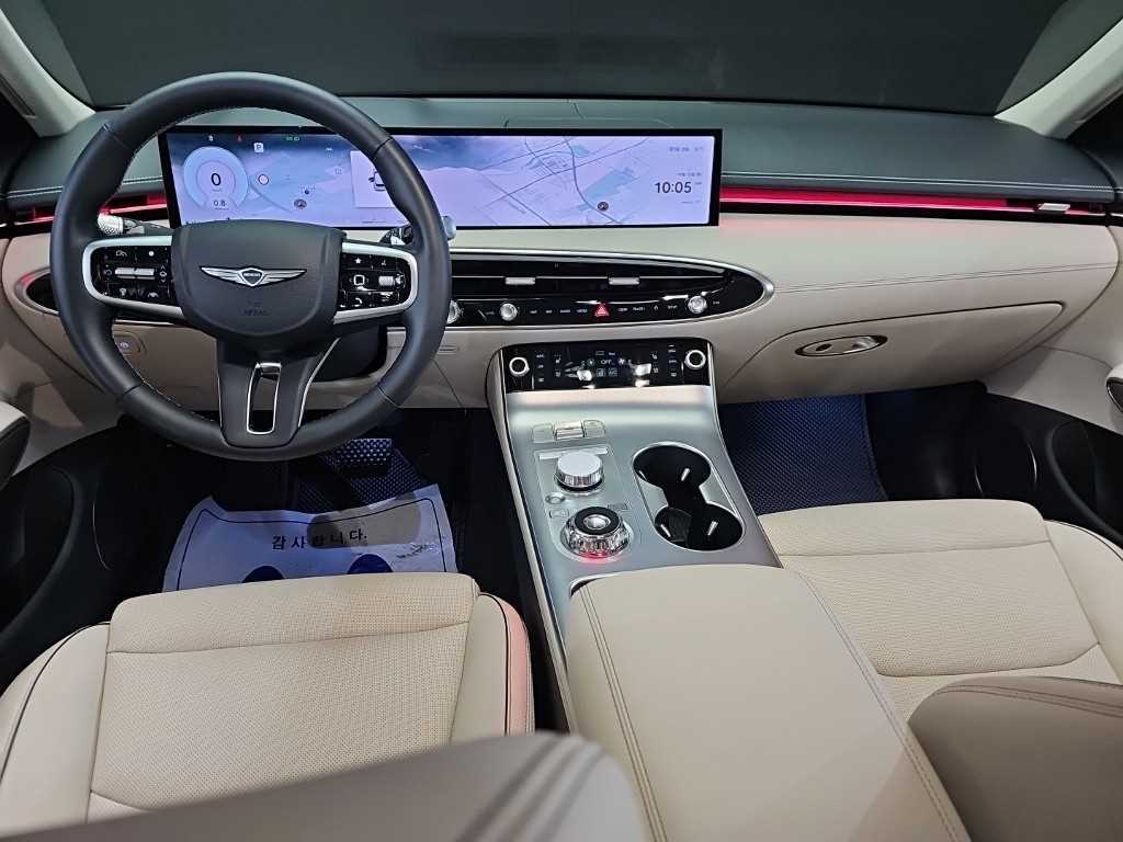 Genesis GV70 — photo 07