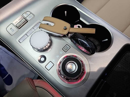 Genesis GV70 — photo 08