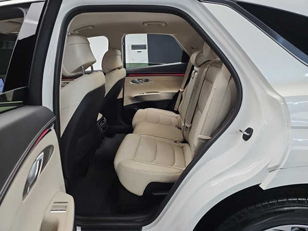 Genesis GV70 — photo 12