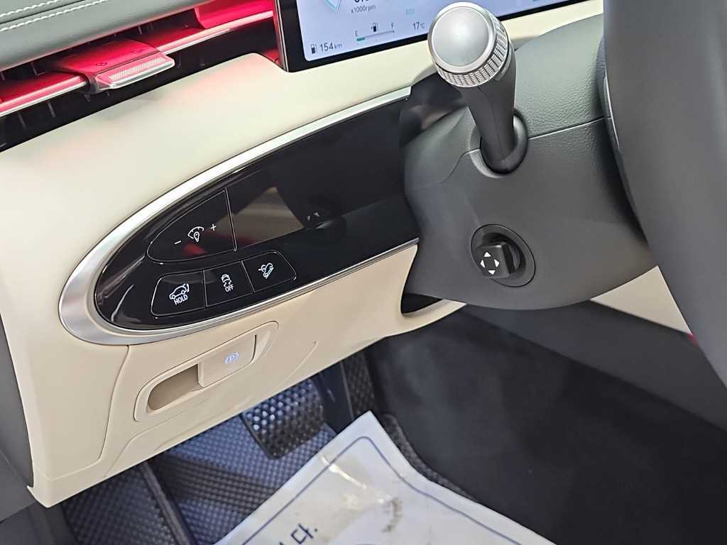 Genesis GV70 — photo 17