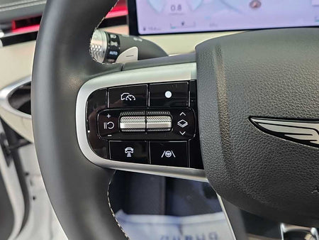 Genesis GV70 — photo 18