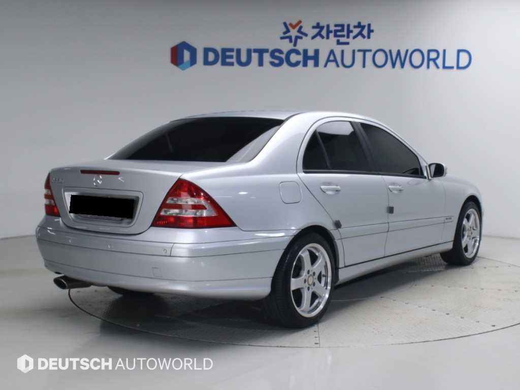 Mercedes-Benz C-Class — photo 02