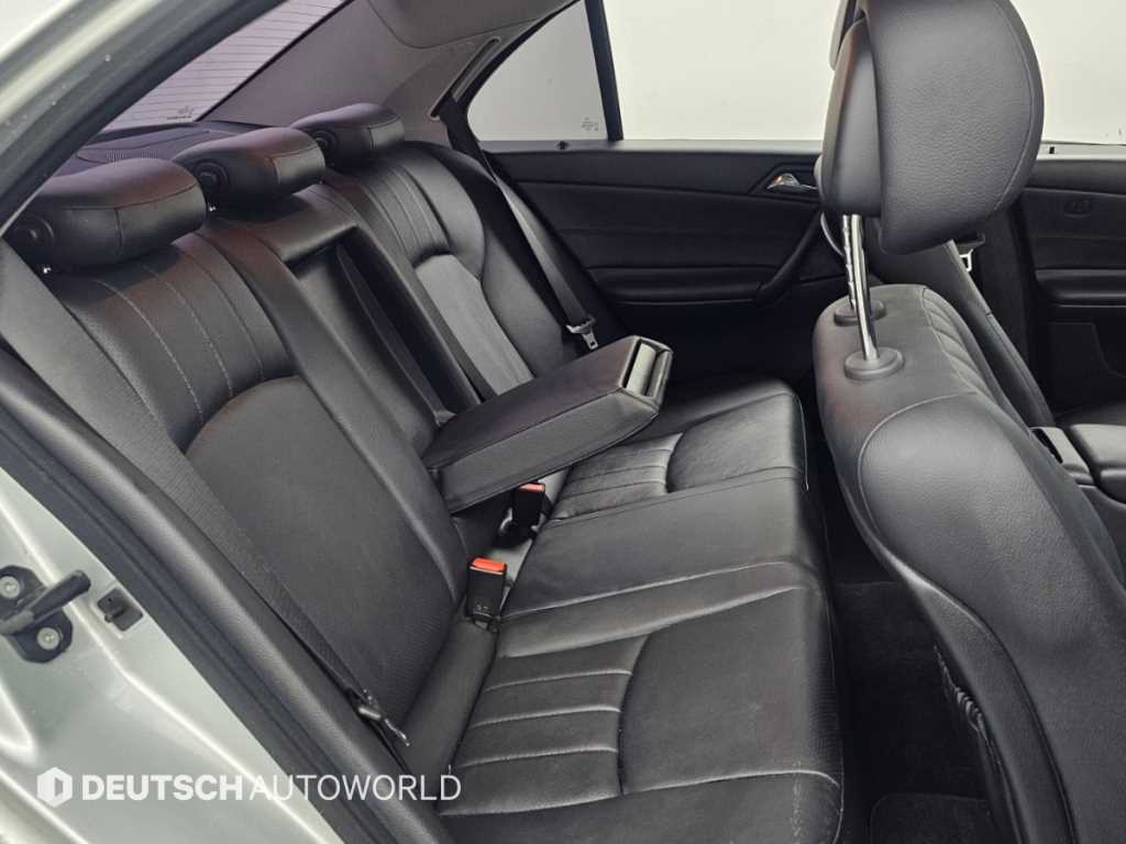 Mercedes-Benz C-Class — photo 12