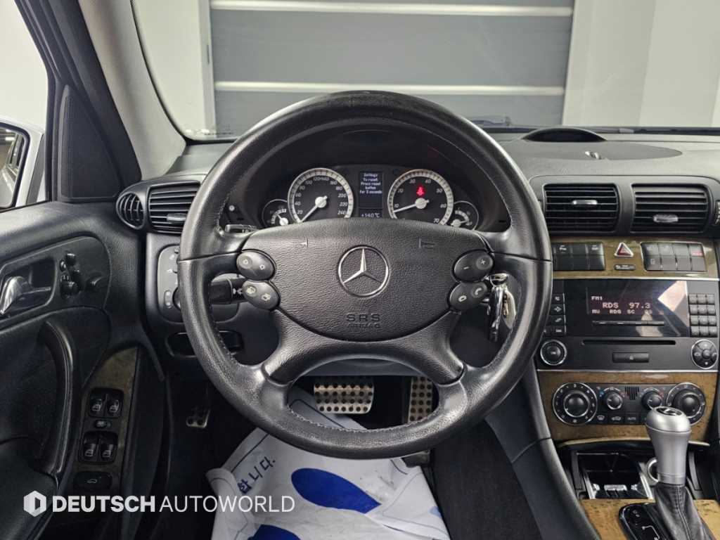 Mercedes-Benz C-Class — photo 13