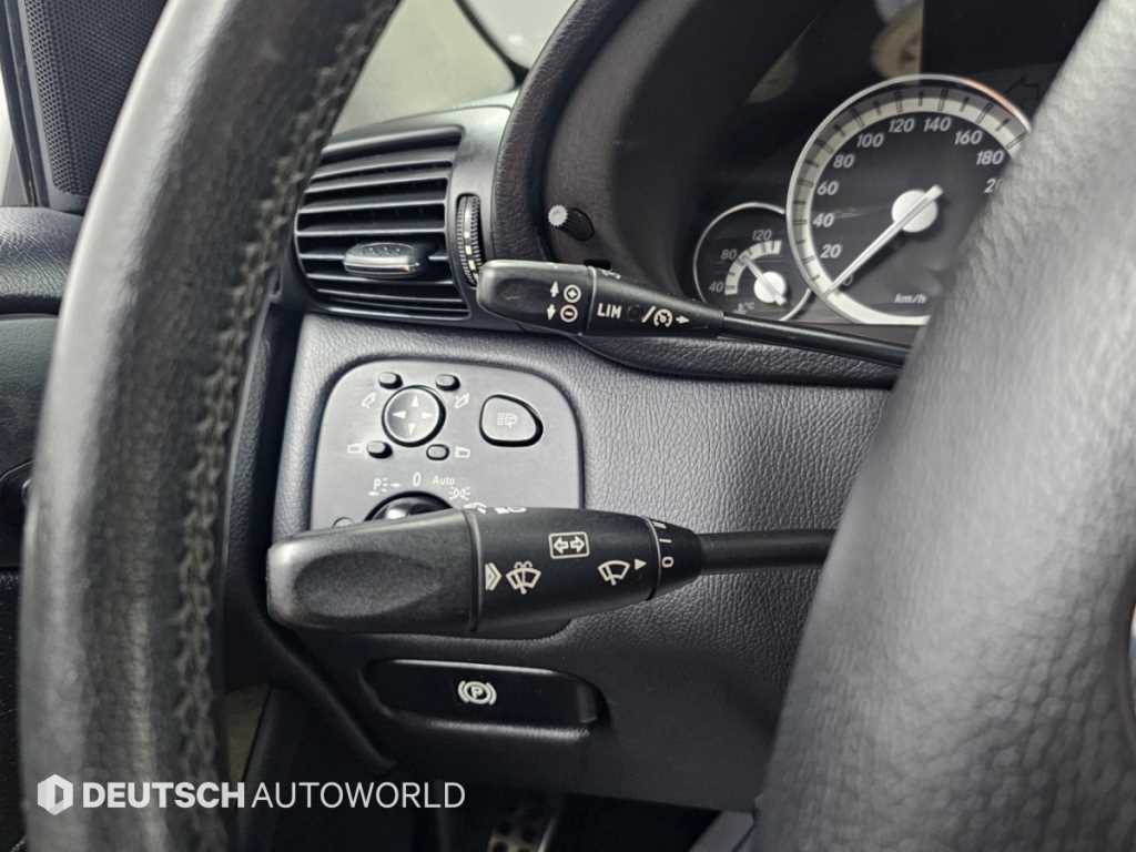 Mercedes-Benz C-Class — photo 16