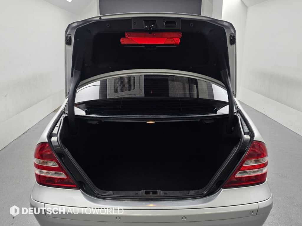Mercedes-Benz C-Class — photo 19