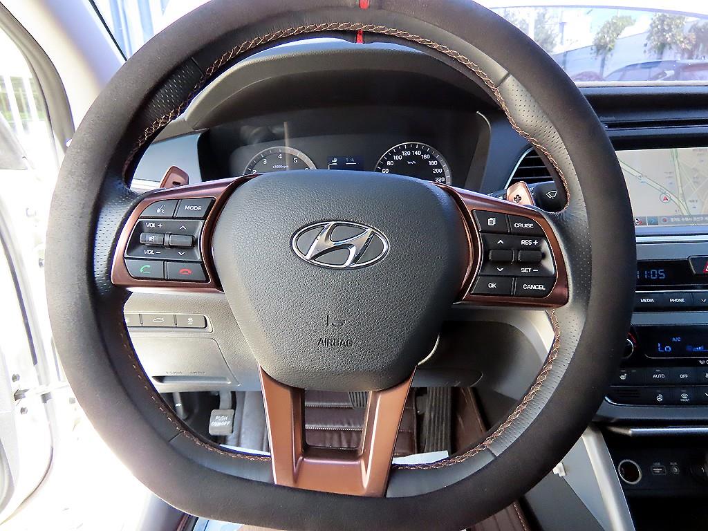 Hyundai Sonata — photo 08