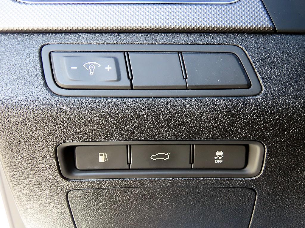 Hyundai Sonata — photo 12