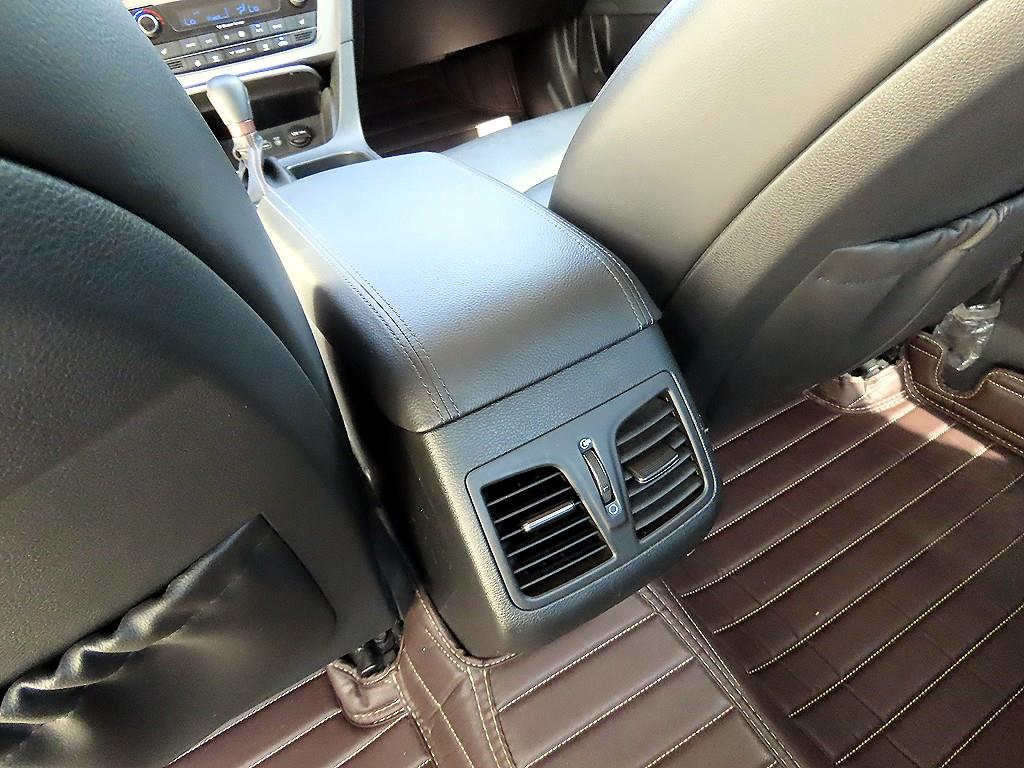 Hyundai Sonata — photo 17