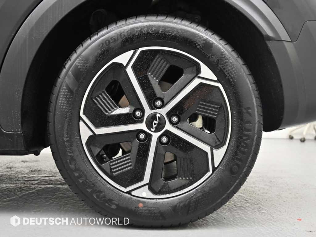 Kia Niro — photo 05