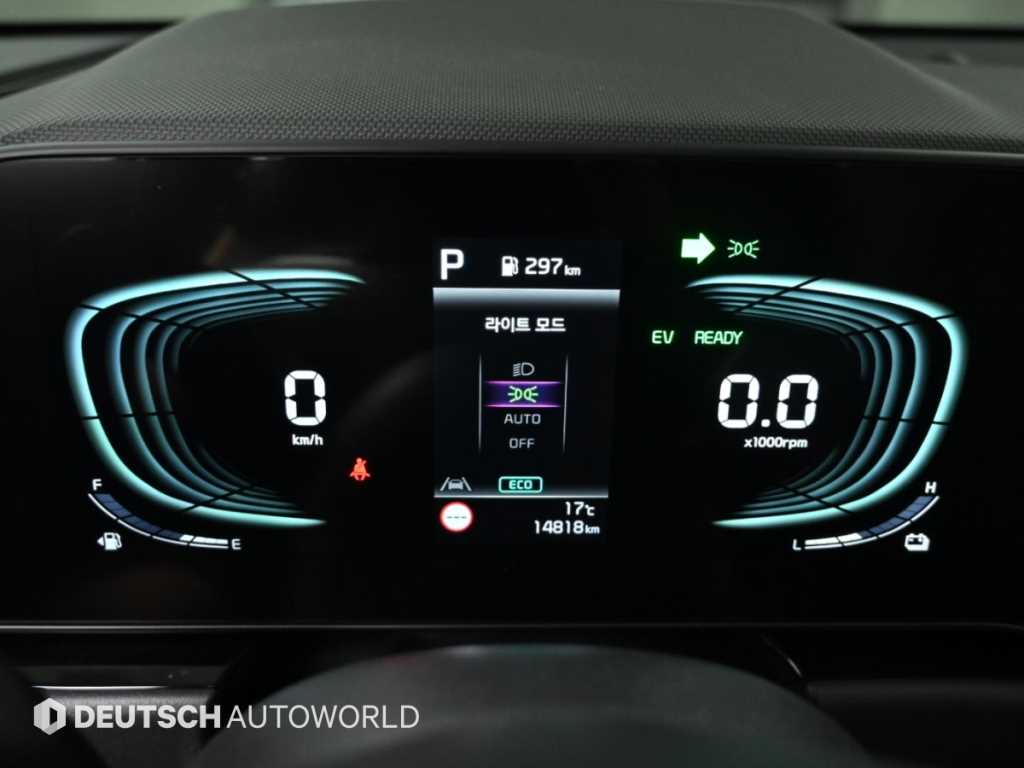 Kia Niro — photo 08