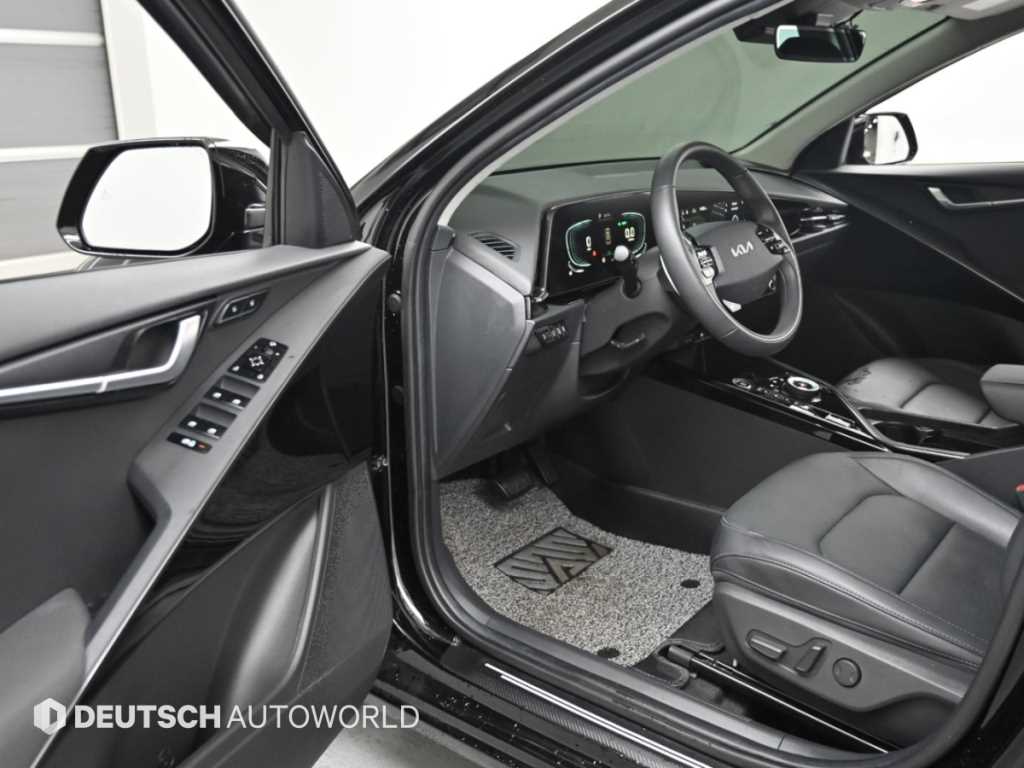 Kia Niro — photo 11