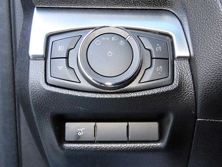 Ford Explorer — photo 12
