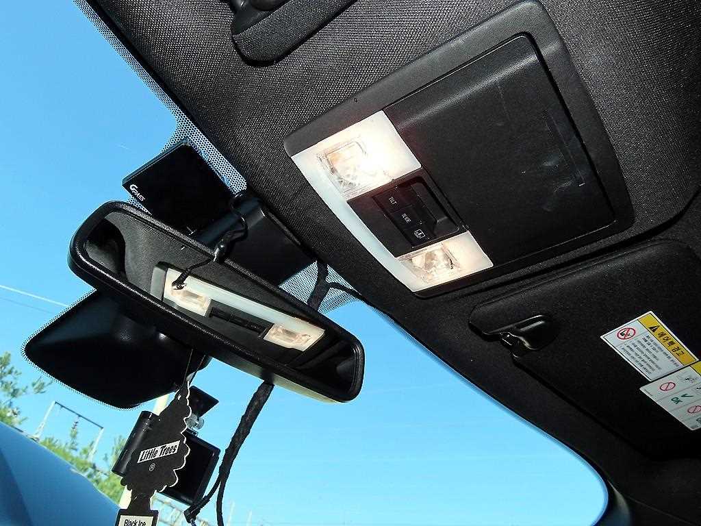 Ford Explorer — photo 14