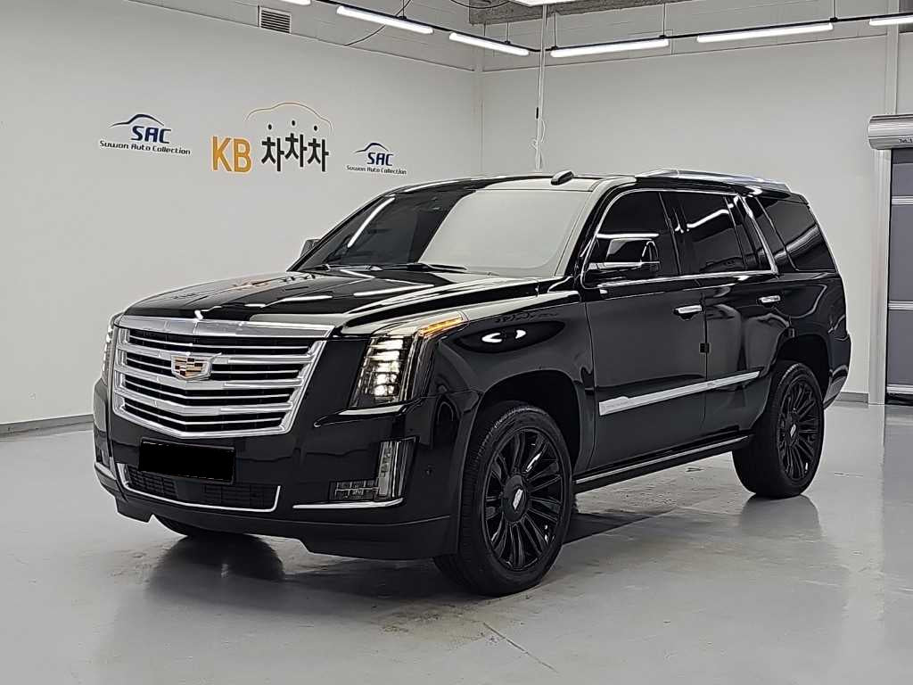 Cadillac Escalade — photo 01