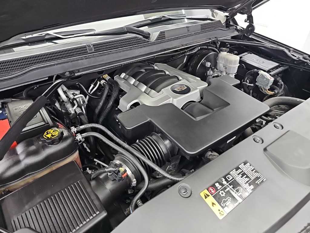 Cadillac Escalade — photo 05