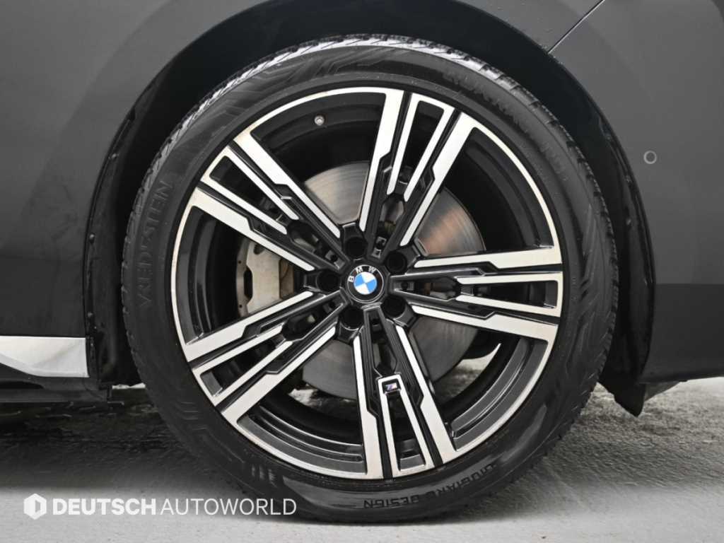 BMW 7-Series — photo 05