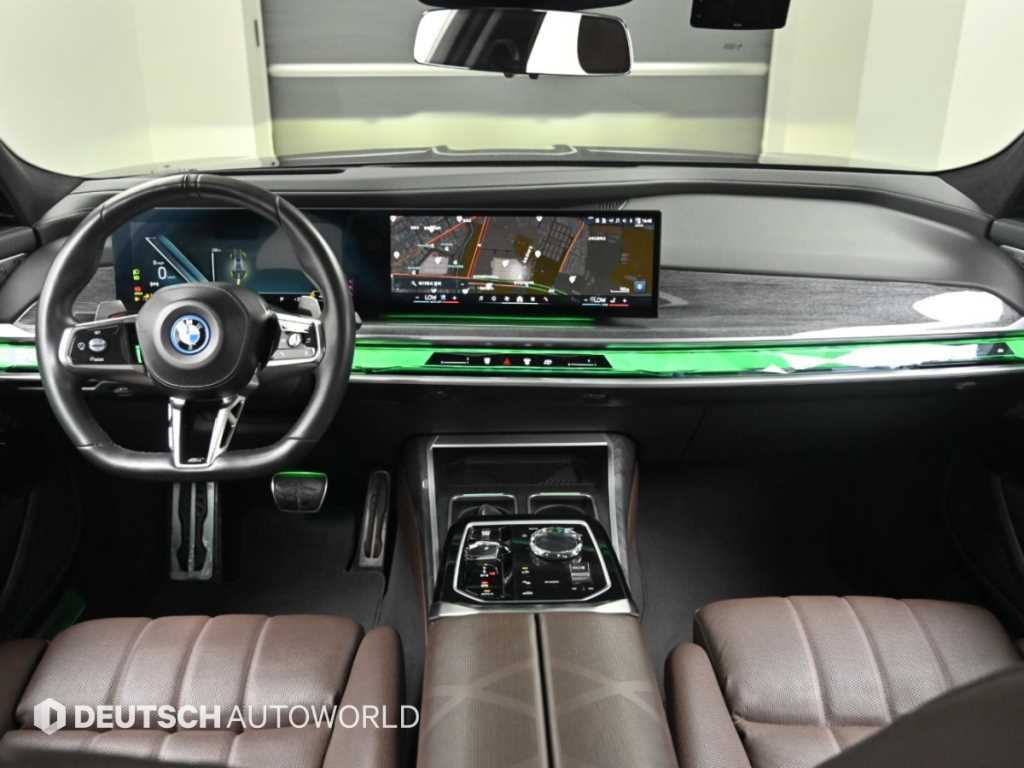 BMW 7-Series — photo 07