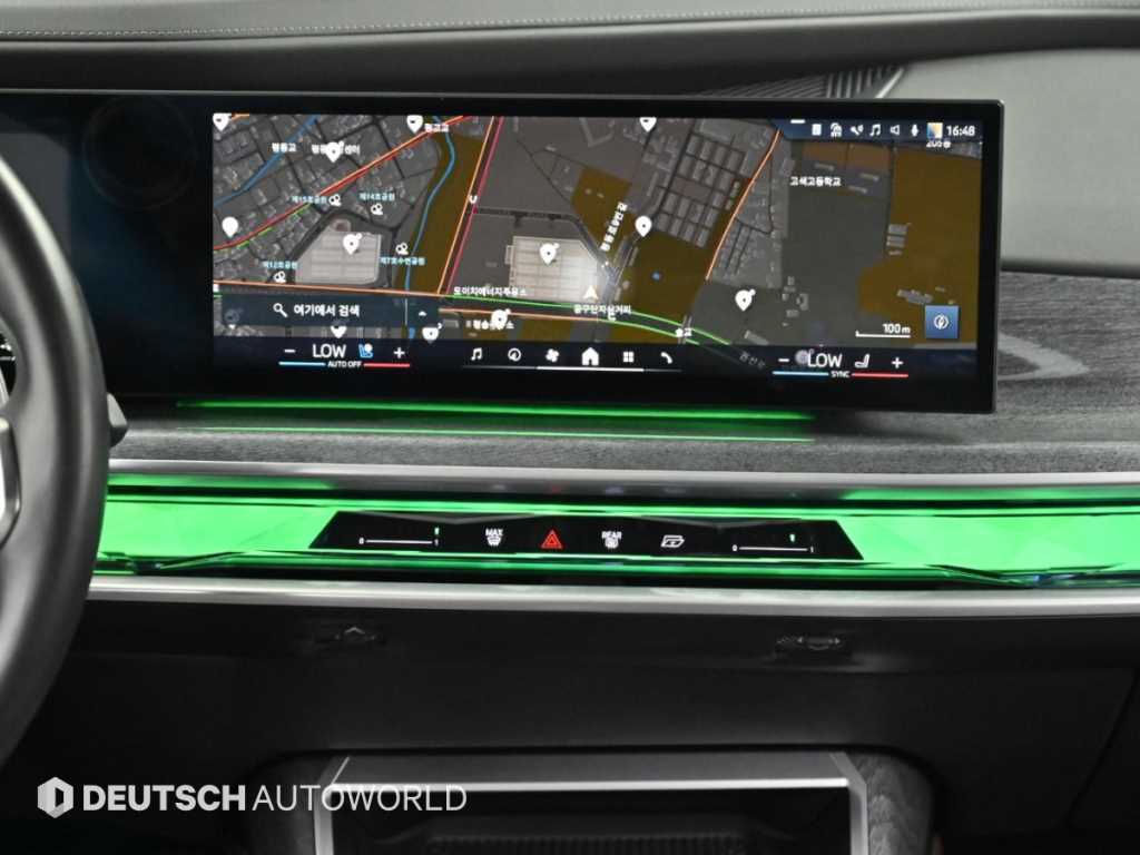 BMW 7-Series — photo 14