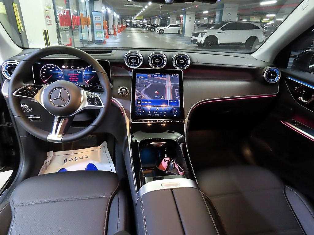 Mercedes-Benz GLC-Class — photo 10