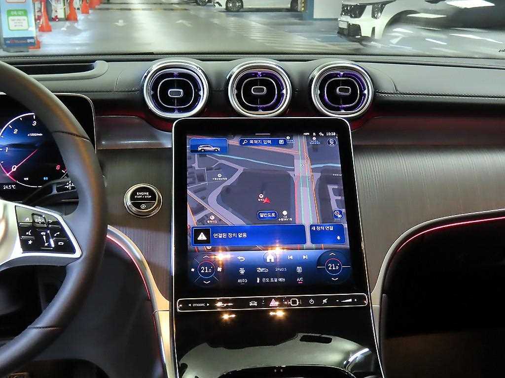 Mercedes-Benz GLC-Class — photo 11