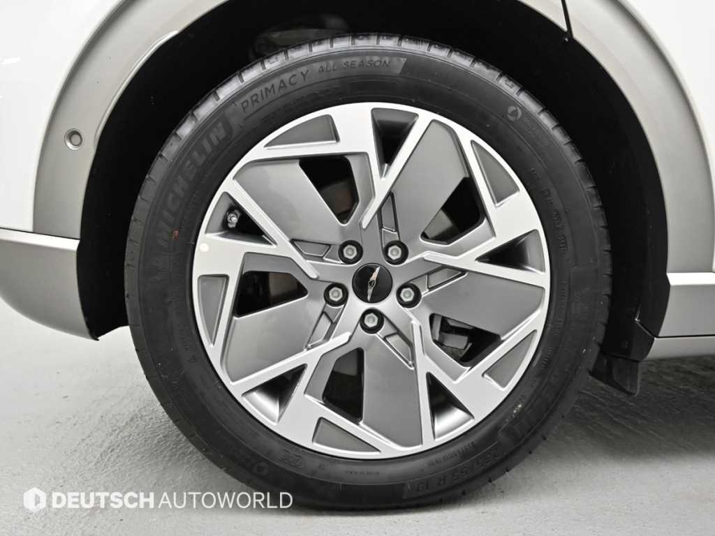 Genesis GV60 — photo 05