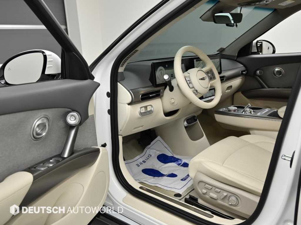 Genesis GV60 — photo 11