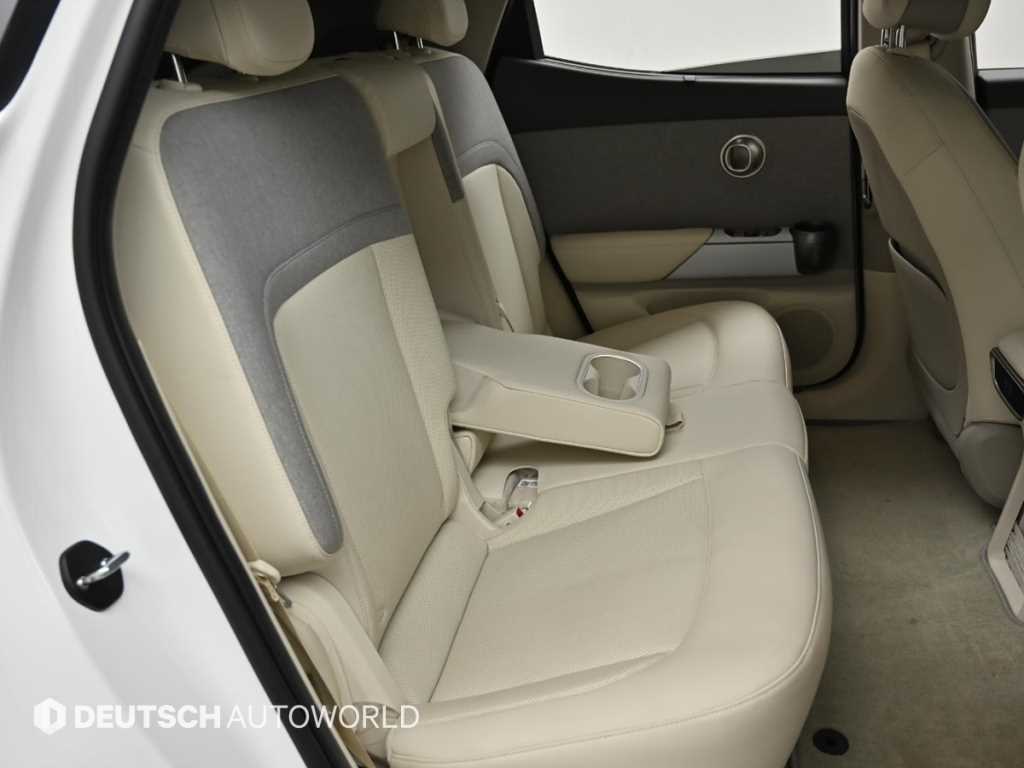 Genesis GV60 — photo 12