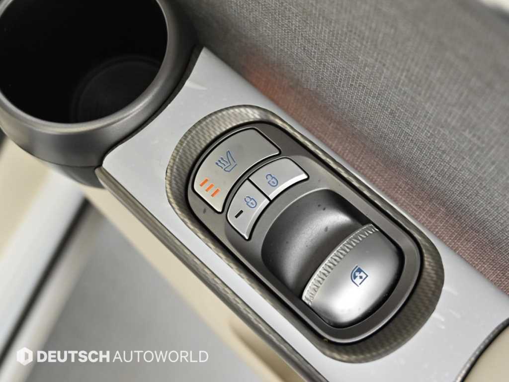 Genesis GV60 — photo 16