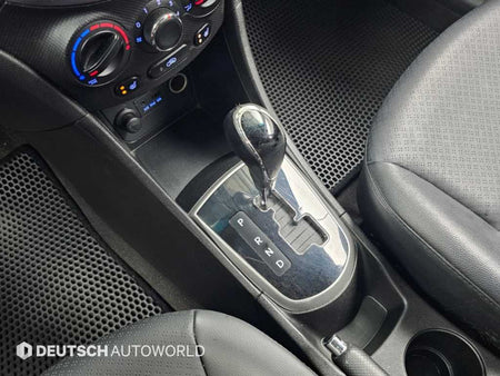 Hyundai Accent — photo 09