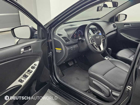 Hyundai Accent — photo 11